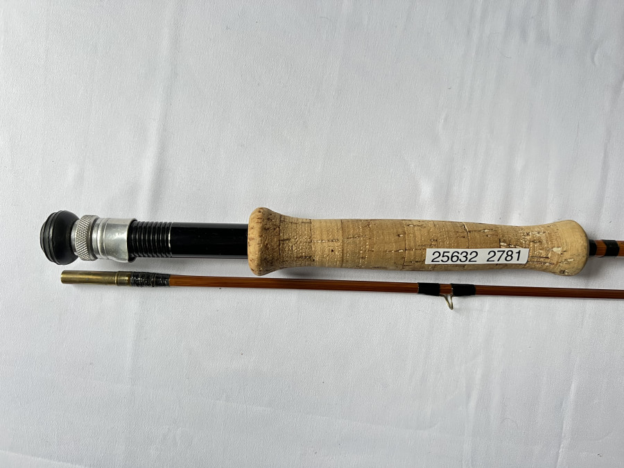 Gespliesste Fliegenrute, D.M Johnson Ballyduff C. Waterford 5.85.V, 2tlg., 2,75m, #7, ohne Futteral, starke Gebrauchsspuren, Transportlänge 1.420mm