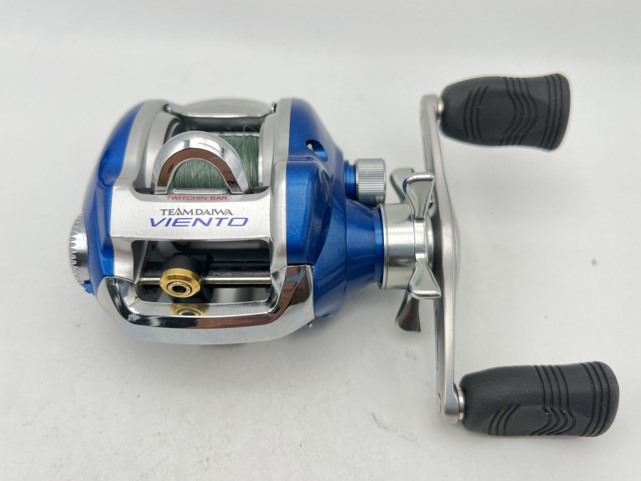 Multirolle Team Daiwa Vento, Linkshand, mit Schnur, Gebrauchsspuren