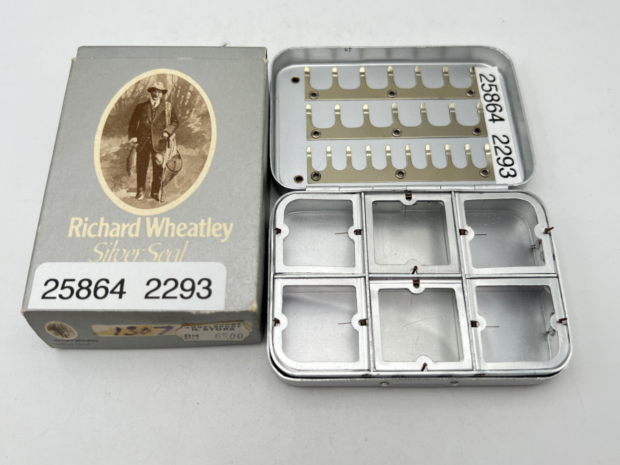 Alu Fliegenbox Richard Wheatley,1307 ,6 Springdeckelfächer, 21 Halteclips, neu