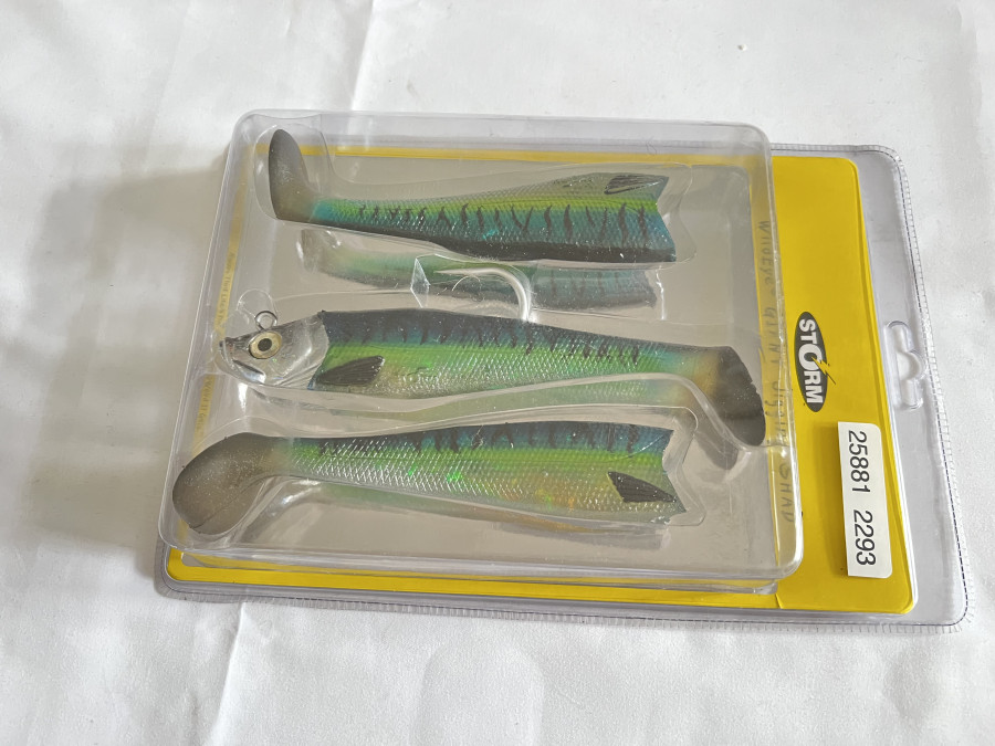 Wildeye Giant Jigging Shad, Storm, 18cm, 264 Gramm, 3 Stück