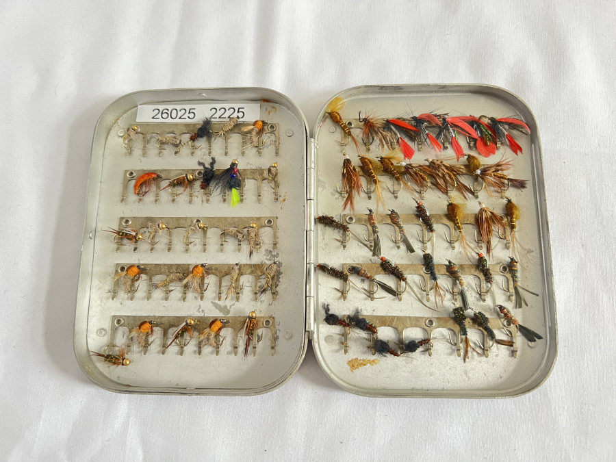 Fliegenbox, Wheatley, Alu mit 85 Halteclips, 60 Nassfliegen und Nymphen