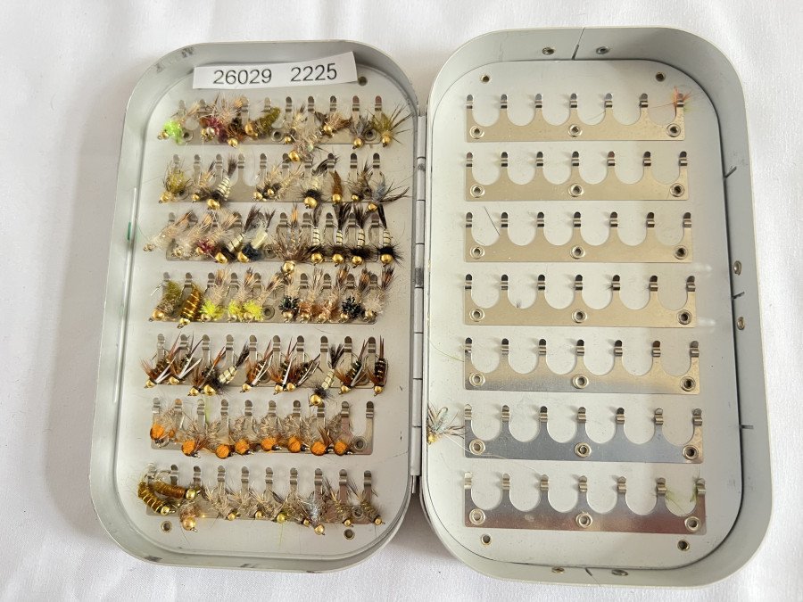 Fliegenbox, Alu mit 119 Halteclips, 150x90x30mm, 60 Goldkopfnymphen
