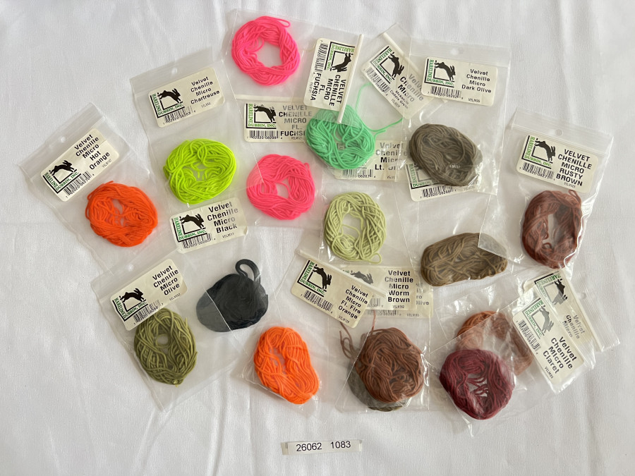 Chenille, 16 Packungen Hareline Velvet Chenille Micro, verschiedene Farben