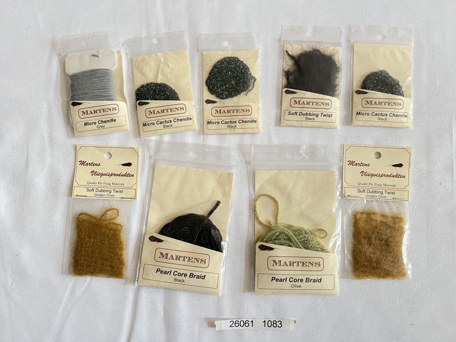 Chenille, 3 x Micro Cactus Chenille, 1 x Micro Chenille Grey, 3 x Soft Dubbing Twist, 2 x Pearl Core Braid