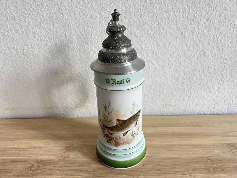 Bierkrug mit Zinndeckel, Exklusiv Porzellan Selb Bayern, Handarbeit, Halbliter, Bachforelle und Insekten, für Rosi