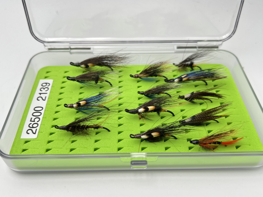Lachsfliegensortiment, 13 Stück, gebunden auf Mustad Doppelhaken Grösse 4 bis 6, Gudieline Fliegenbox, 155x90x25mm, Schaumeinlage, gute Qualität eines Norwegen Anglers