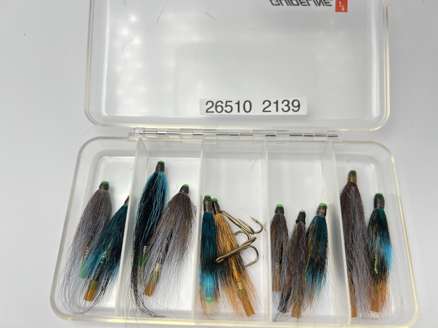 Tubenfliegensortiment, 11 Stück, 6 bis 8cm lang, gute Qualität.in Guideline Tubenfliegenbox, Grösse 145x80x20mm