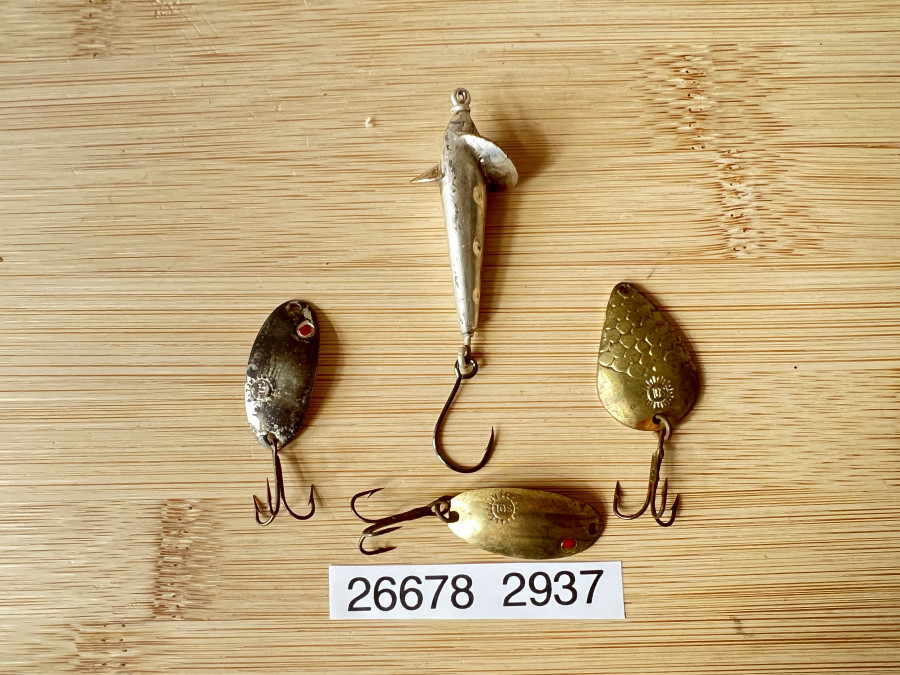 Kunstköder, Saibling, 30mm, Sol gemarkt, 2 Trout Forellenblinker, gold und silber, 30mm, Sol gemarkt,, Silberfisch, nicht gemarkt, Gebrauchsspuren