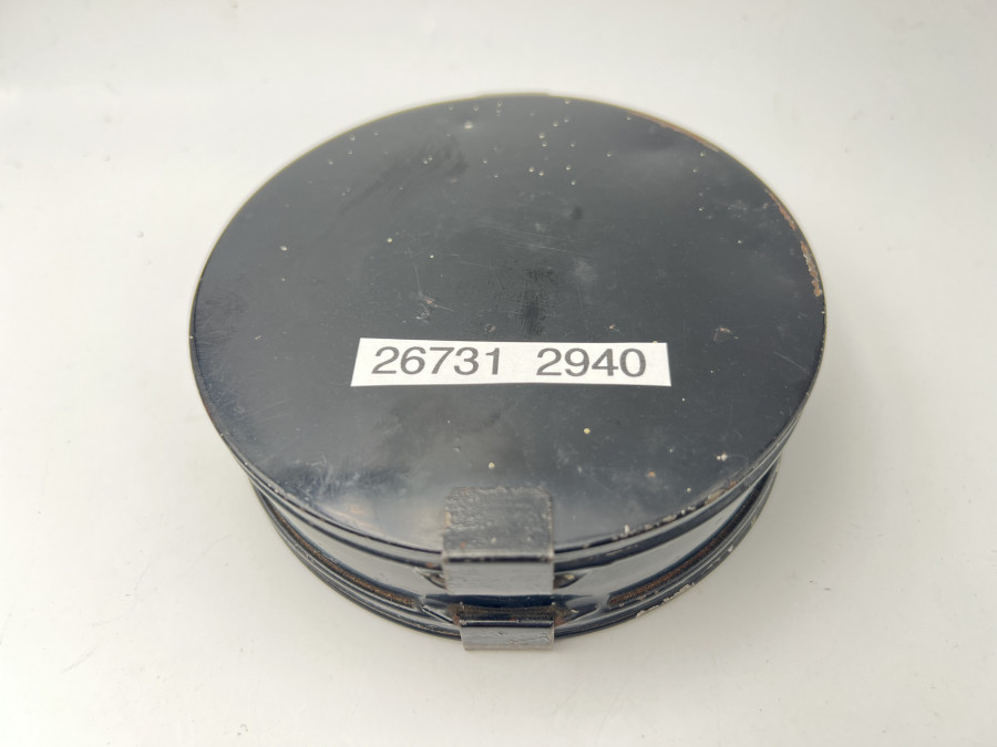 Alte Fliegen und Vorfach Box, W.J. Cummings Maker Bishop - Auckland, Blech, innen hell, Filzscheibe, 120mm Durchmesser, 35mm hoch, 2 Fächer, Gebrauchsspuren