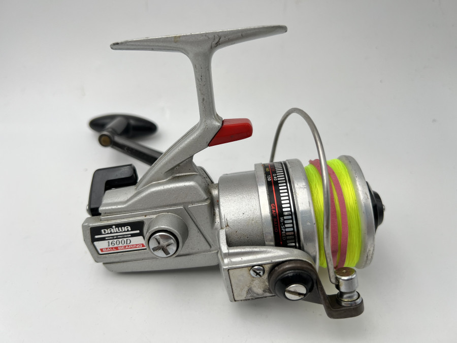 Stationärrolle, Daiwa 1600D, mit Monofiler Schnur, Made in Japan, Gebrauchsspuren