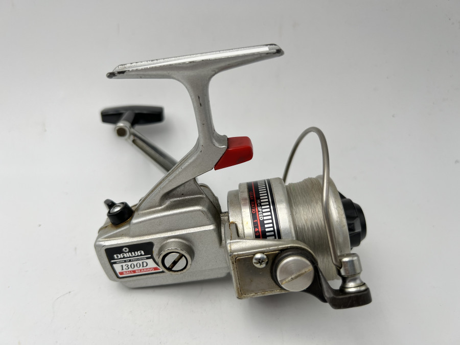 Stationärrolle, Daiwa 1300D, mit Monofiler Schnur, Made in Japan, Gebrauchsspuren