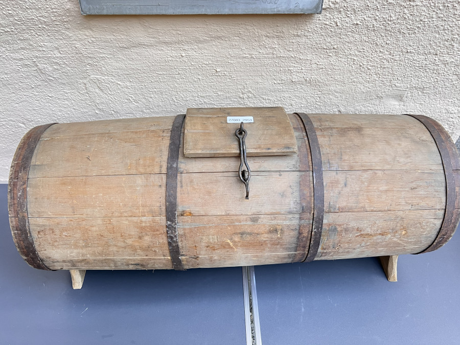 Fisch Transportbehälter, Holz, Durchmesser 350mm, Länge 900mm, Öffnung oben, sehr selten