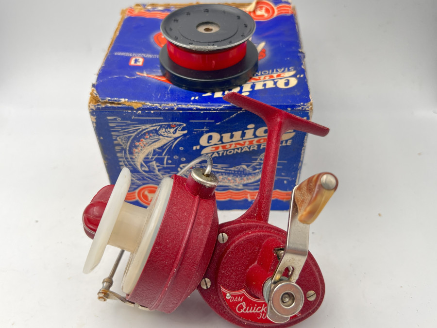 Stationärrolle, DAM Quick Junior, rot, leichte Gebrauchsspuren, im Karton