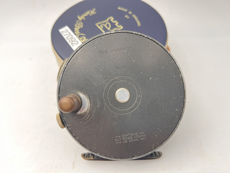 Fliegenrolle, Made by Hardy Bros. LTD England, The "Perfect" 3 5/8", Rechtshand, Schnurführungsring, Rollentasche, Gebrauchsspuren