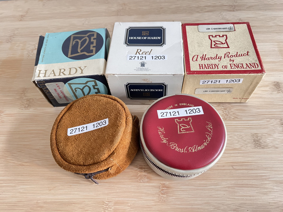 3 Rollenkartons, 1 Rollentasche, 1 Wildlederrollentasche, House of Hardy, Gebrauchsspuren