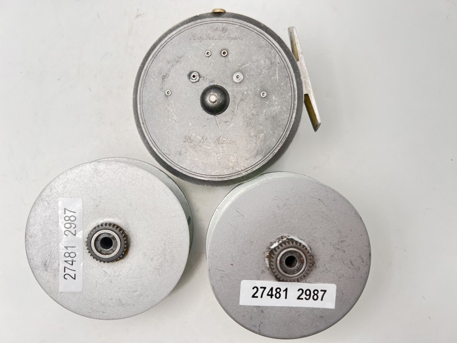 Fliegenrolle, Hardy, The St. Aidan, #6/7, Rechts- oder Linkshand, 2 Reservespulen, jeweils mit Fliegenschnur, Gebrauchsspuren