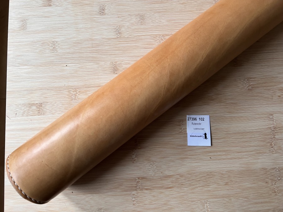 Rutentransportrohr, Leder bezogen, mit Monogramm, 70mm Innendurchmesser, für Ruten bis 1380mm, Gebrauchsspuren, sehr schöne Arbeit