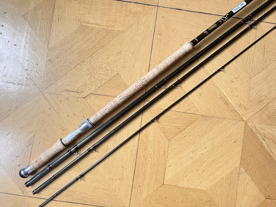 Zweihandfliegenrute, Hardy, Favorite Graphite Salmon Fly, G7H, 4tlg., 18" - 549cm, #12, mit kleinen Brückenringen, ohne Futteral, wenig gefischt, sehr guter Zustand, ohne Futteral, Transportlänge 1480mm, ein tolles Sammlerstück