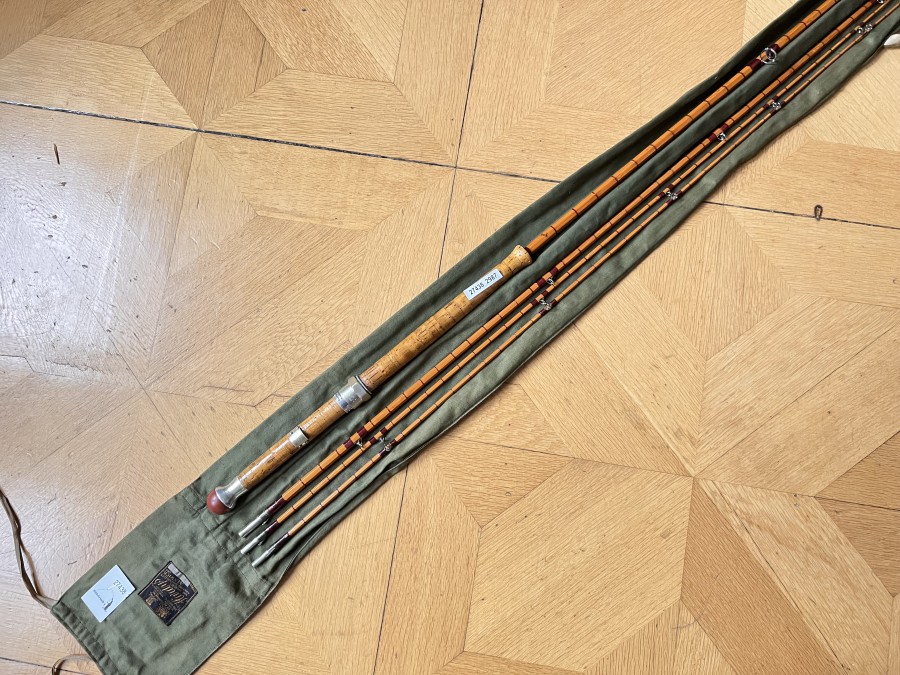 Gespliesste Zweihandfliegenrute, Hardy, The Wye, Palakona Regd Trade Mark, 3tlg., 3,45m, Reservespitze, Lok Fast Hülsen, Intermediates, Futteral, Gebrauchsspuren, Transportlänge 1150mm