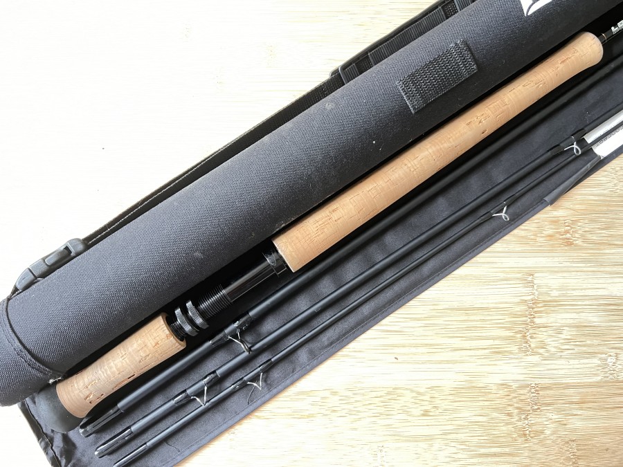 Zweihandfliegenrute, Loop, black line, 4tlg., 12.4", #8, Original Futteral und Transportrohr, Gebrauchsspuren, Transportlänge 1050mm