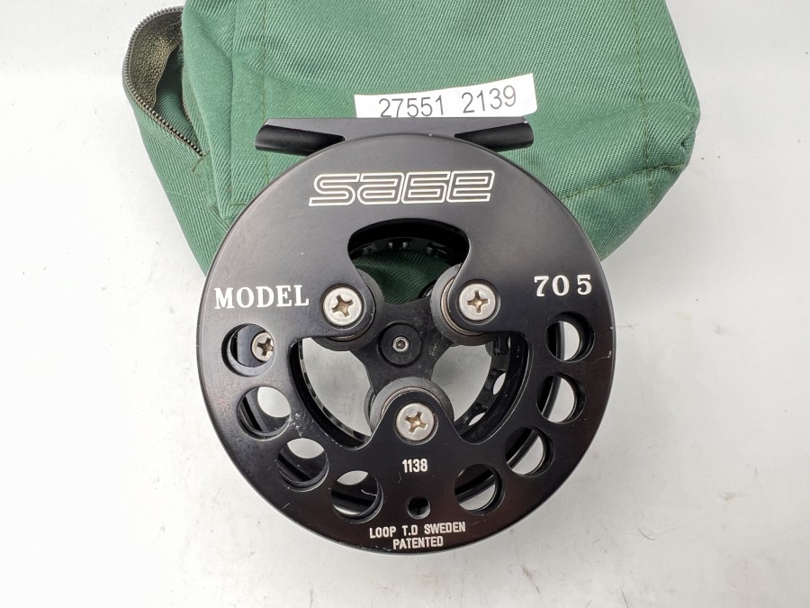 Fliegenrolle, Sage, Model 705, 1138, Loop T.D Sweden, Patented, Rechts oder Linkshand, Gewicht 115 Gramm, Rollendurchmesser 85mm, Rollenbreite 35mm, Rollenbeutel, Gebrauchsspuren