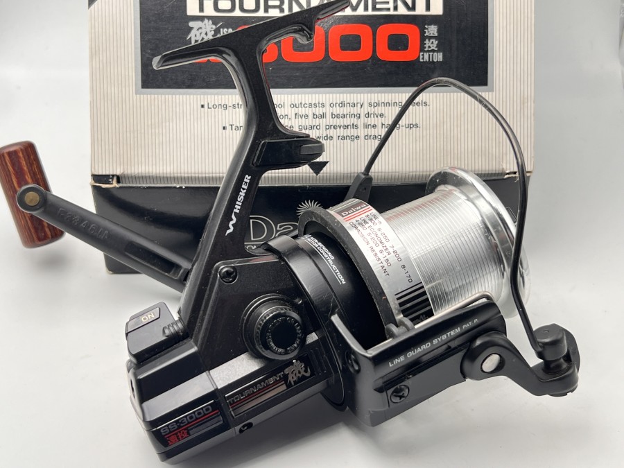 Stationärrolle, Daiwa SS.3000 Whisker, Made in Japan, ungefischt im Karton