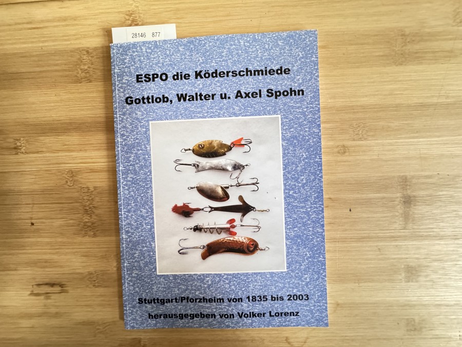 ESPO Buch, Sammler Legende Volker Lorenz hat sein über die Jahrzehnte angehäuftes Wissen über die Pforzheimer Köderschmiede auf 98 Seiten in DIN A 4 niedergeschrieben und mit viel Bildern geschmückt. Es geht von 1835 bis 2003! Pflichtlektüre für den Deutschen- und Schweizer- Angelgeräte Sammler