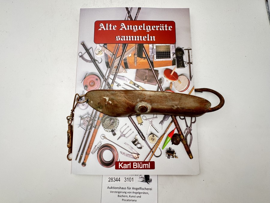 Alte Angelgeräte sammeln, Karl Blüml, grosser DAM Meeresköder, 16cm, abgeben bildet im DAM-Katalog von 1958