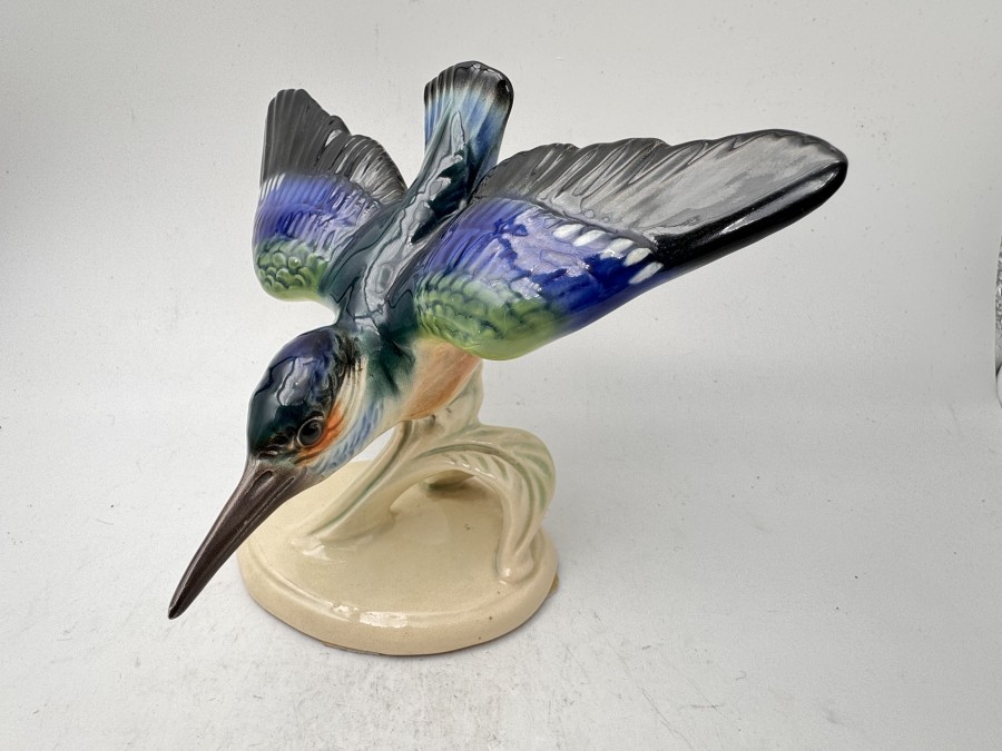 Eisvogel, Porzellan, Made in Germany, 13cm hoch,. Auch wenn er Konkurrent ist - die Angler mögen ihn