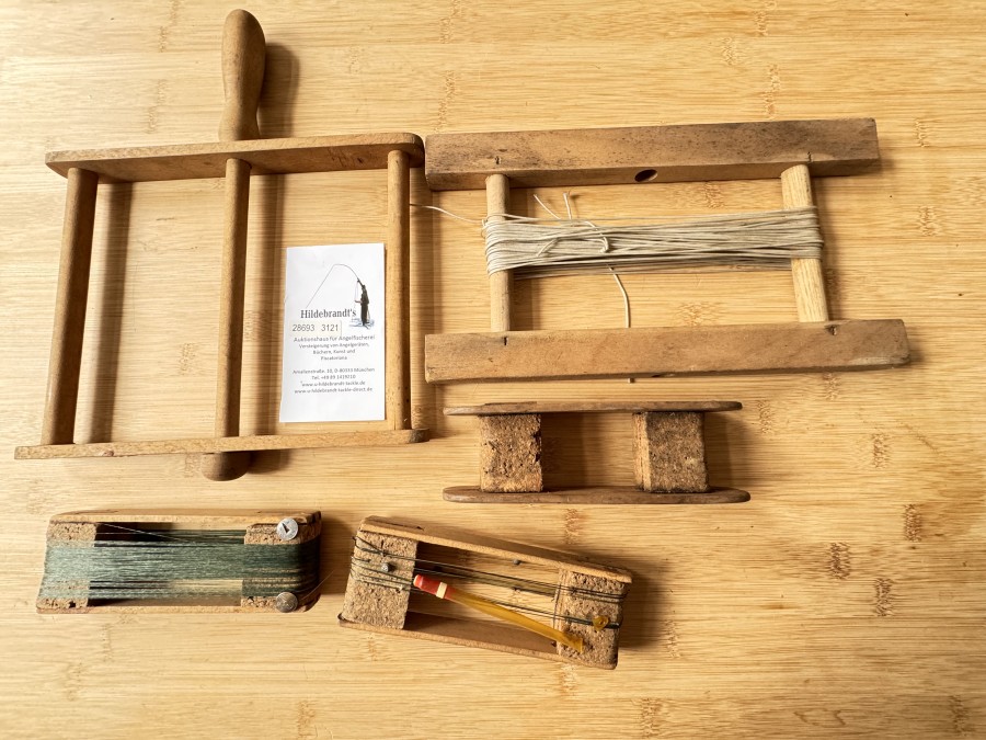 2 Vintage Holzhaspel, 3 Wickelbrettchen, sammelnswert