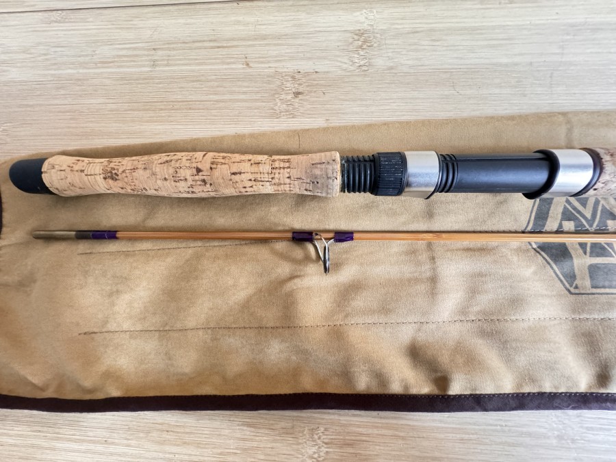 Gespliesste Spinnrute, M. Hülsenbeck,, Otter - Made in Germany, 03 21, 2tlg.,1,80m, Futteral, Gebrauchsspuren, feine Bachrute