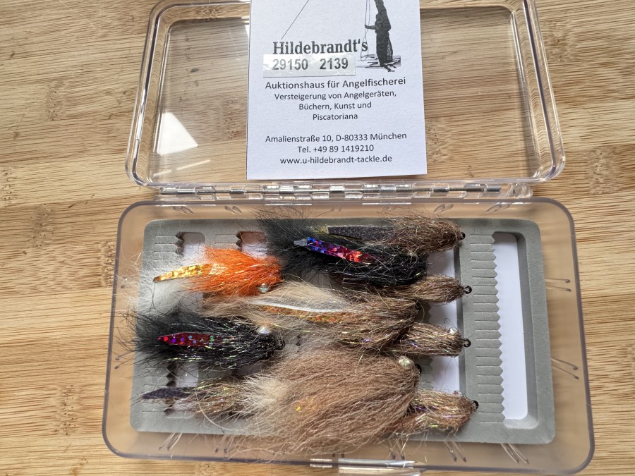 Streamersortiment, 10 Stück, mit Tungstenauge, Swarovski Steinen, Grösse 6, Widerhaken, in Fliegenfoambox, gängige kleine Streamer