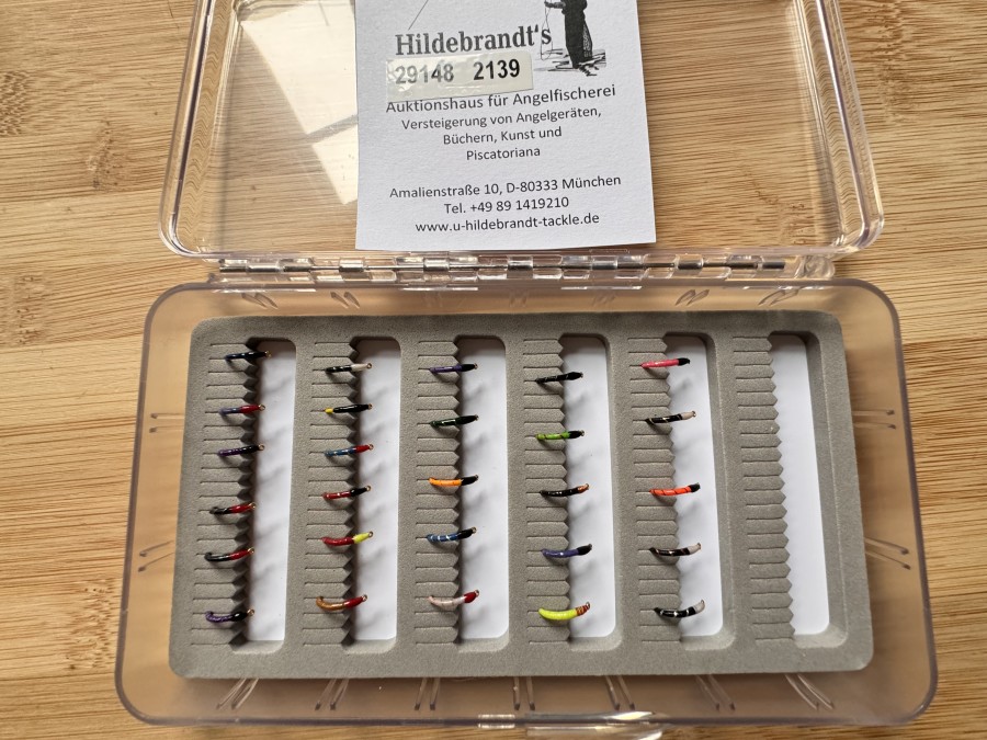 Hegenesortiment, 27 Stück, Grösse 12, Widerhaken, in Fliegenfoambox, gute Qualität
