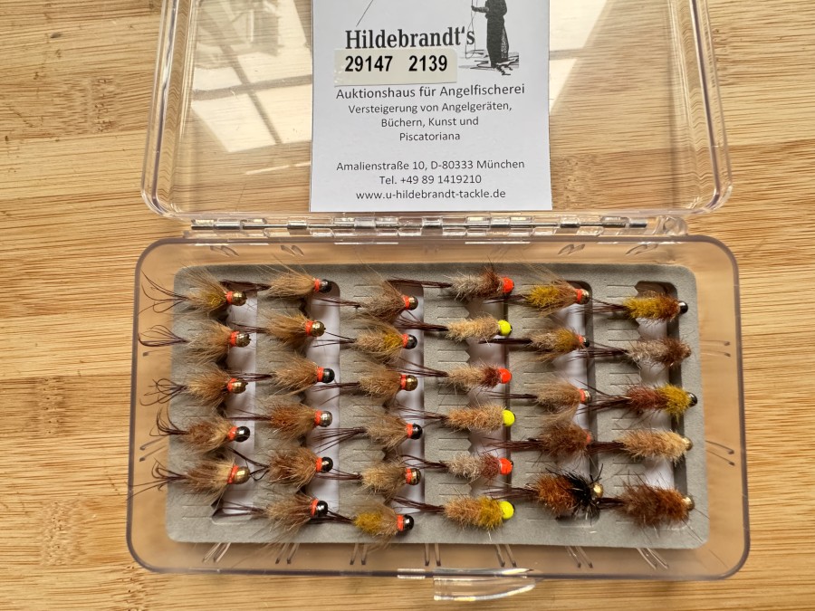Nymphen- und Jigsortiment, 33 Stück, Tungstenkugeln, Grösse 10, Widerhaken, in Fliegenfoambox, gute Qualität