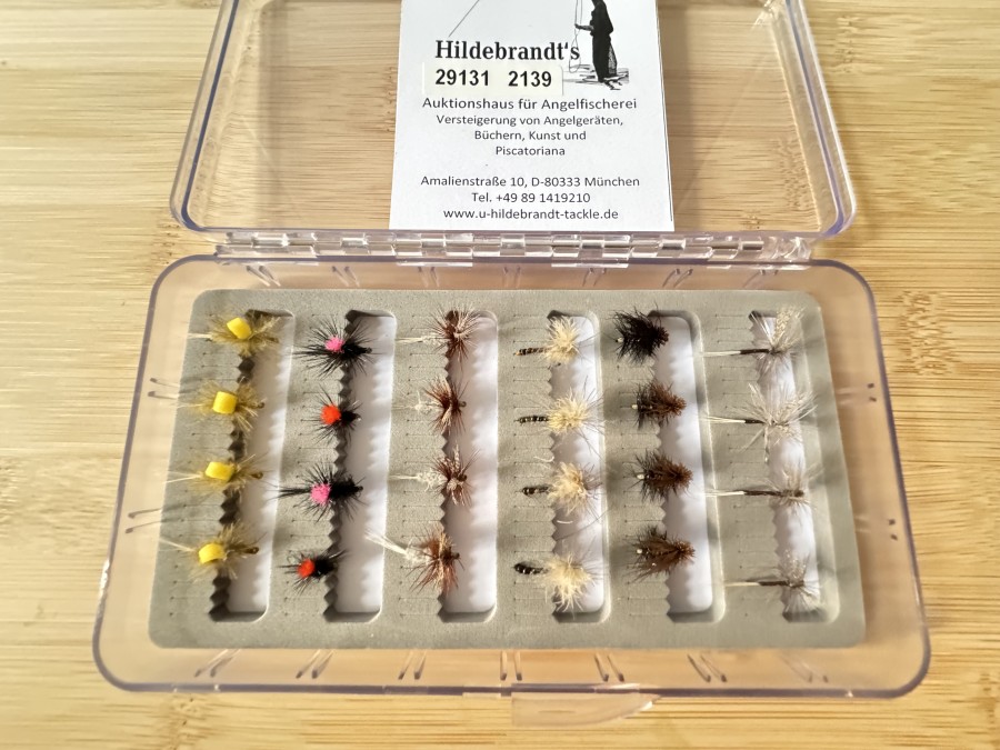 Trockenfliegensortiment, 24 Stück, Tiemco Haken, widerhakenlos, Grösse 12 bis 14, Quill Gordon, Rehhaar, Klinkhammer, CDC, in Fliegenfoambox