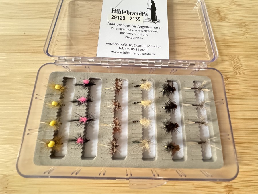 Trockenfliegensortiment, 24 Stück, Tiemco Haken, widerhakenlos, Grösse 12 bis 14, Quill Gordon, Rehhaar, Klinkhammer, CDC, in Fliegenfoambox