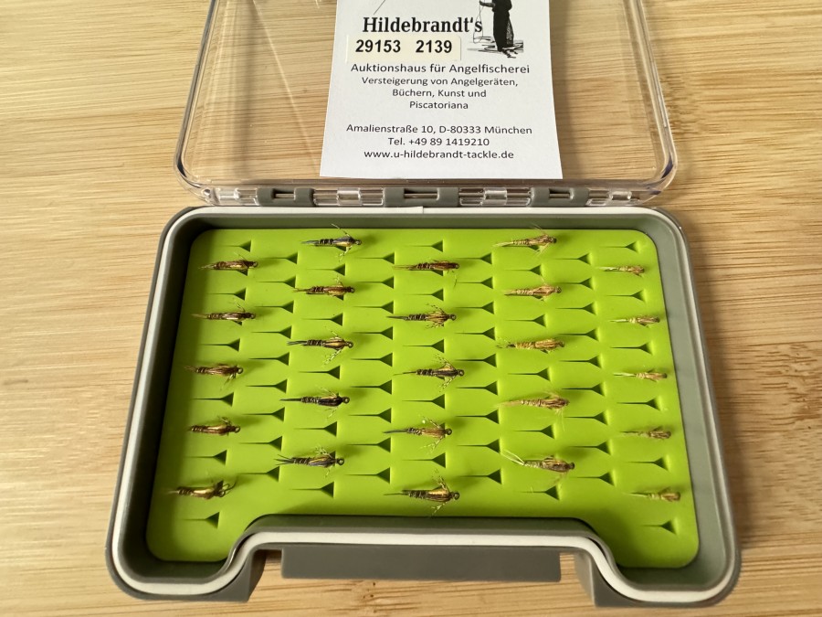 Nymphensoritment, 25 Stück, birnenförmiger Tungstenkörper, Kamasan Haken, Grösse 12 bis 16, Widerhaken, in Fliegenfoambox, sehr fängig und populär in schwierigen Gewässern