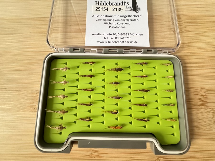 Nymphensoritment, 25 Stück, birnenförmiger Tungstenkörper, Kamasan Haken, Grösse 12 bis 16, Widerhaken, in Fliegenfoambox, sehr fängig und populär in schwierigen Gewässern