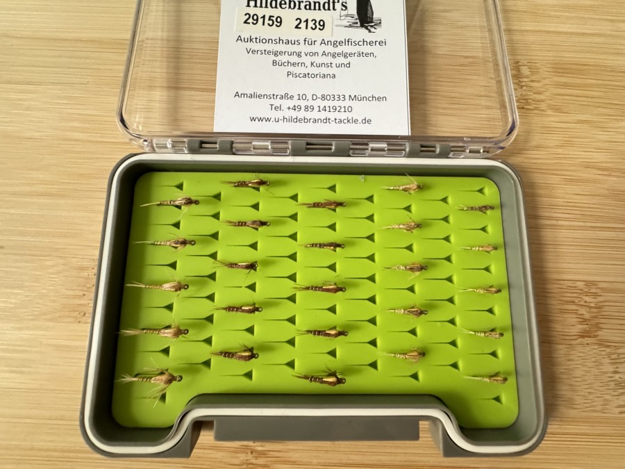 Nymphensortiment, 25 Stück, birnenförmiger Tungstenkörper, Kamasan Haken, Grösse 12 bis 16, Widerhaken, in Fliegenfoambox, sehr fängig und populär in schwierigen Gewässern