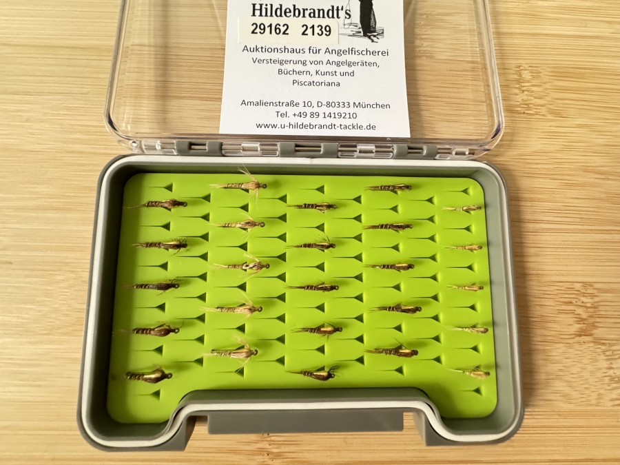 Nymphensortiment, 25 Stück, birnenförmiger Tungstenkörper, Kamasan Haken, Grösse 12 bis 16, Widerhaken, in Fliegenfoambox, sehr fängig und populär in schwierigen Gewässern