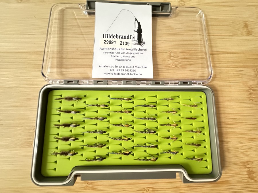 Nymphensortiment, 30 Stück, birnenförmiger Tungstenkörper, Grösse 8 bis 16, mit bzw. ohne Widerhaken, in Fliegenbox mir Foameinlage, gute Qualität
