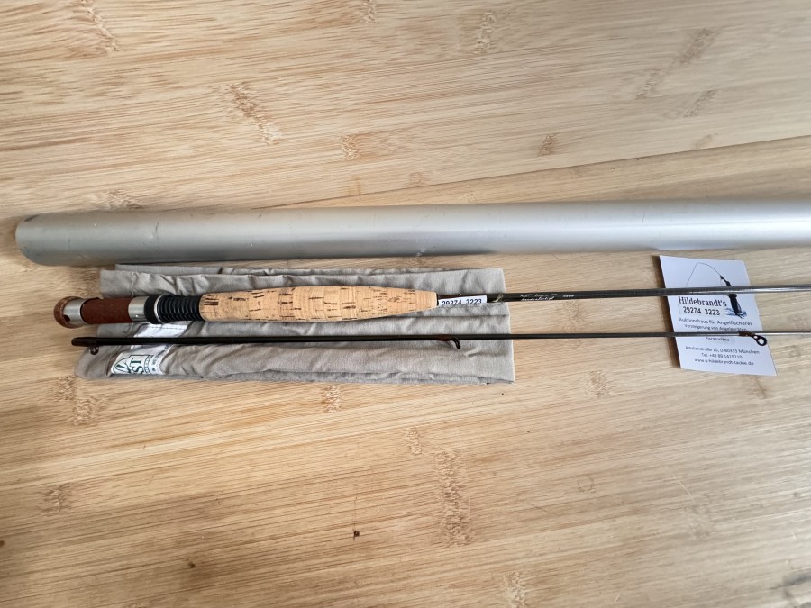 Fliegenrute, RST, Superior handgefertigt, 1565, 2tlg., 2,04m, #3/4, Gewicht 70g, ungleich geteilt, Futteral, Alutransportrohr, Gebrauchsspuren,
Transportlänge 1120mm