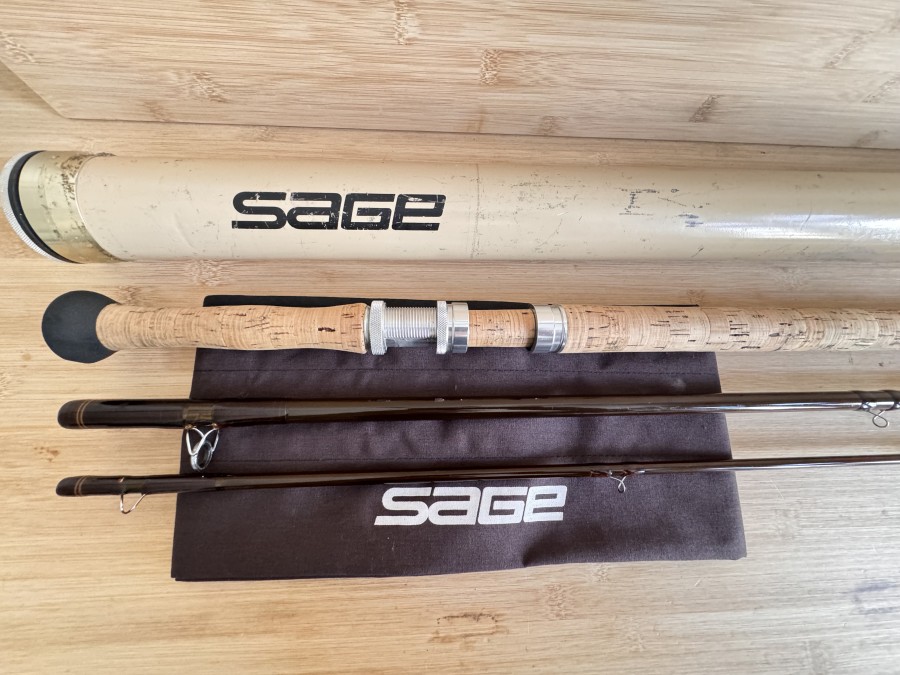Zweihandfliegenrute, Sage, Graphite III, 10150-3, 3tlg., 15.0", #10 Line, Gewicht 292g, Futteral, Alutransportrohr, Gebrauchsspuren, Transportlänge 1600mm