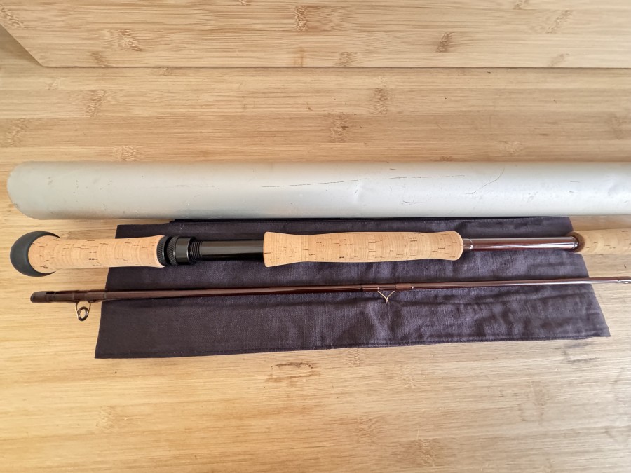 Tarpon Fliegenrute, Quetza LE I, 2tlg., 9.5 ft, #11/12, Gewicht 190, sehr schön aufgebauter Blank von Lazlo Elnetti, Florkorkgriff, Futteral, wie neu, Transportlänge 1450mm