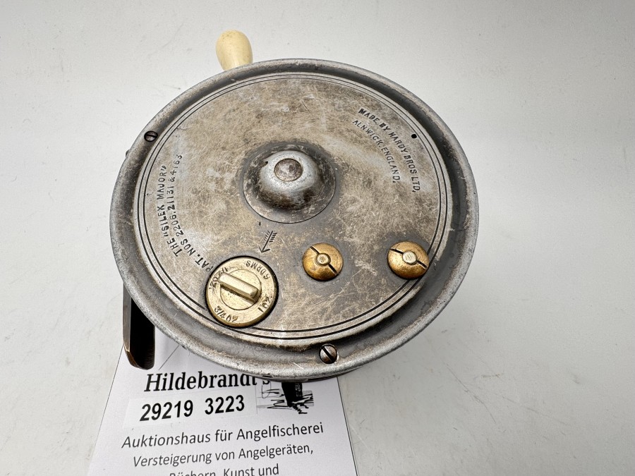 Vintage Angelrolle, Made by Hardy Bros Ltd Alnwick, England, The "Silex Major", Pat. No. 2206, 21131 & 4163, Innengravur: R.M.S, Ivory Handle, Gewicht 297g, Rollendurchmesser 95, Rollenbreite 40mm, Messingrollenfuß, 74mm, technisch gut, Gebrauchsspuren