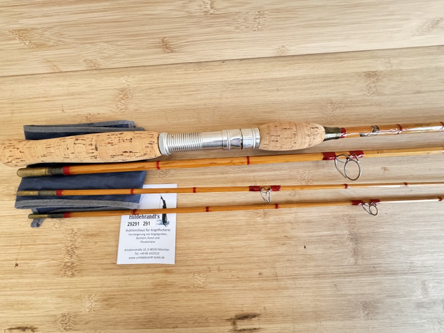 Gespliesste Spinnrute, H. Stork München, schön restauriert, 3tlg., 2 verschieden lange Spitzen, Messinghülsen, 2,60m bzw 2,45m, für Forelle und Hecht, Futteral, Transportlänge 850mm