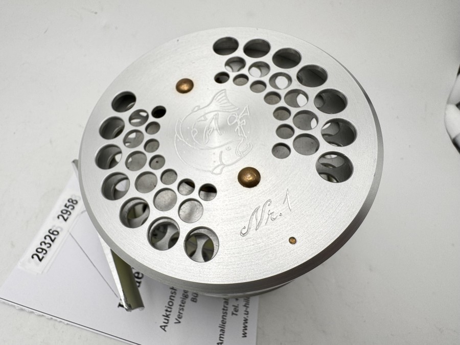 Lachsfliegenrolle, Alenko Franolic, R.A.G. Nr. 1, Antireverse, Linkshand, Übersetzung 2:1, Gewicht mit Backing 330g, Rollenaussendurchmesser 89mm, Rollenbreite 50mm, ohne Rollentasche, leichte Gebrauchsspuren