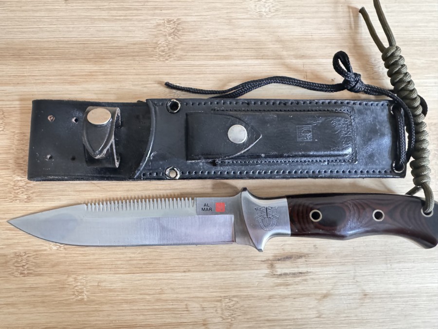 Messer, AL MAR, Seki - Japan, De Oppresso Liber, Klingenlänge 170mm, Gesamtlänge 320mm, Schleifstein, Lederscheide, sehr guter Zustand