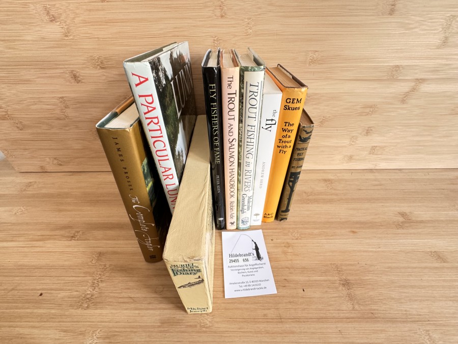 9 Bücher, Fishing Diary, Muriel Foster, 1980, The Complete Angler, A Connecticut Yankee Follows in the Footsteps of Walton, James Prossek, 1975, Lunn one hundred glorious Years on the Test, Mick Lunn with Clive Graham-Ranger, 1960, Fly Fishers of Fame, Petter Keen, 2009, The Trout and Salmon Handbook, Robin Ade, 1989, Trout Fishing in Rivers, Malcolm Greenhalgh, 1987, the fly, two Thousand Years of fly Fishing, Andrew Herd, 2003, The Way of a Trout with a Fly, Gem Skies, 1935, Practical Fly Fishing, Larry St. John, 1923