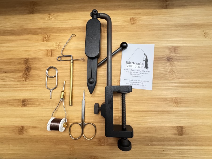 Fliegenbinde Werkzeugset, Bindestock, Regal Nachbau Czech Republic, Whip Finisher, Hechelklemme, Bobbin mit Dyneema 110, braun, Schere, neu